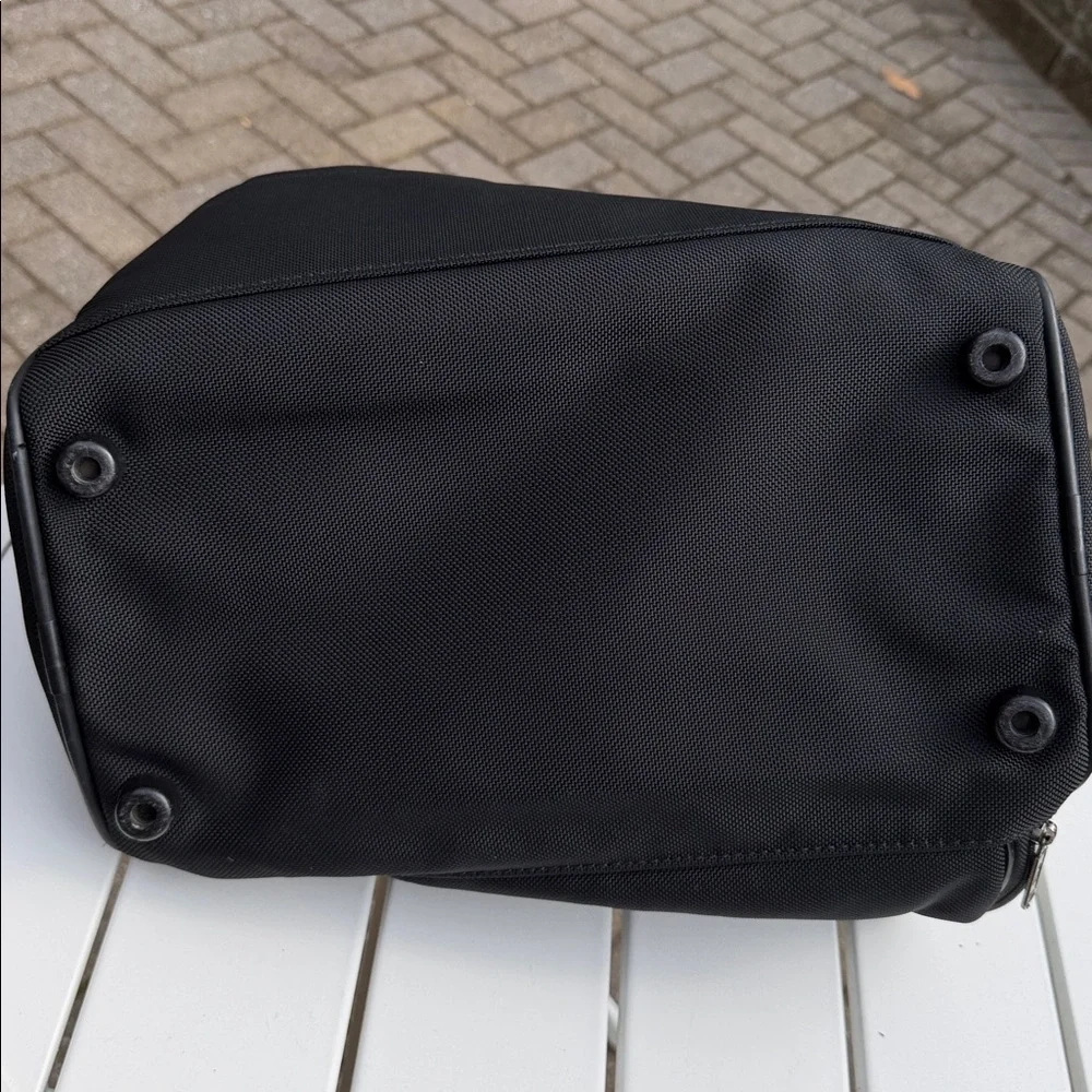 HARTMANN SMALL CARRY ON COSMETIC, TOILETRY BAG BLACK NILON WITH STRAP - Picture 11 of 14